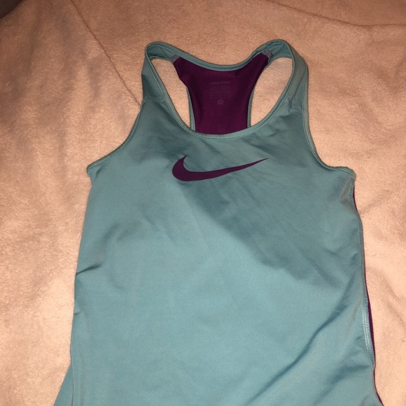 nike tank top - Picture 1 of 3